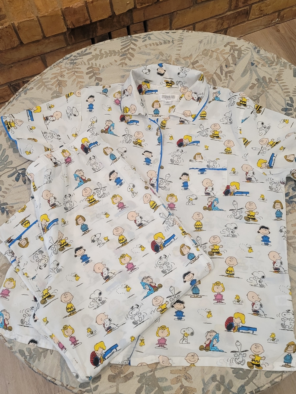Peanuts White Short-Sleeve Pajama Set with Multicolor Character Prints